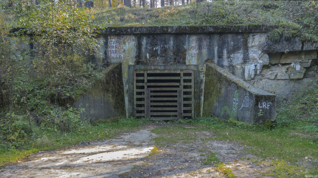 Nurkowanie w zalanych bunkrach z czasów 2 wojny światowej wejście